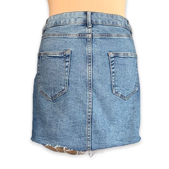 Wild Fable Mini Stretch Denim Raw Edge Hem Distressed Whiskering Detail - Picture 4 of 11